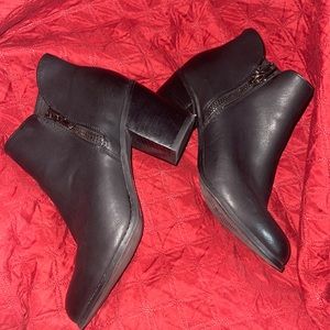 Torrid Black Zipper Heeled Bootie size 8.5W